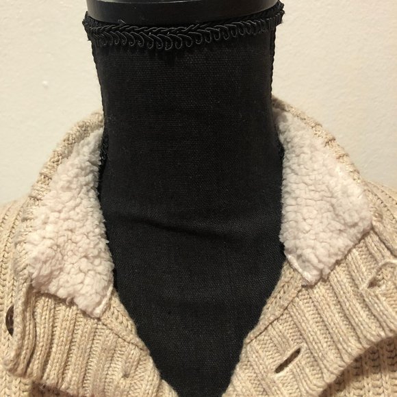 ❄️ SALE Cat & Jack Beige & White Sweater - Picture 5 of 6